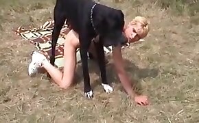 blonde,sex with animal