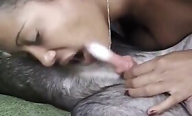 سمراء والحيوانات الأليفة, جنس حيوان كلب