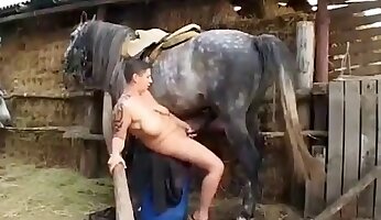 hardcore zoöfilie,dier neukt vrouw